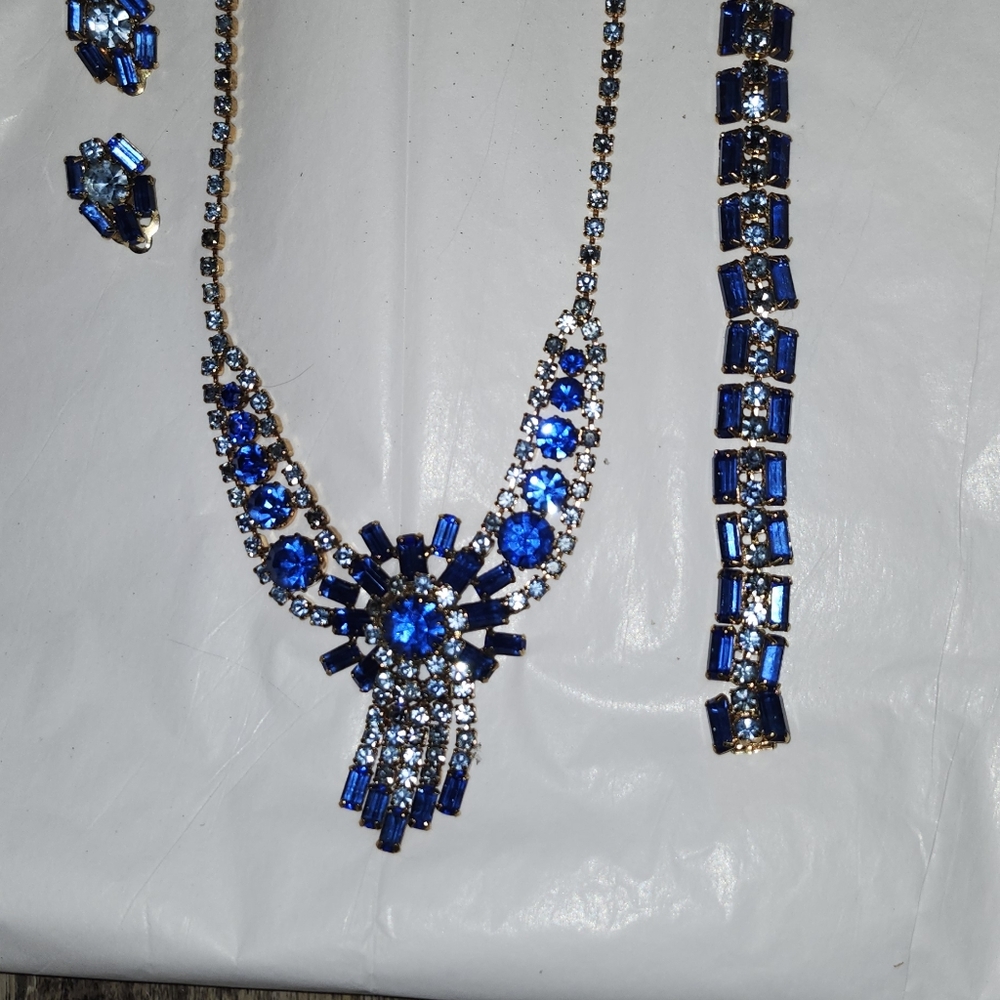 Vintage Blue Rhinestone Necklace Set circa 1955 - Picture 2 of 6